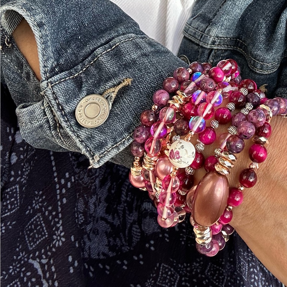 Viva Magenta multicolored gemstone beaded handmade unique bracelet - Picture 6 of 9